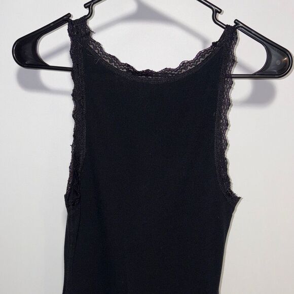 Old Navy Black Camisole with Lace Trim - Picture 7 of 9